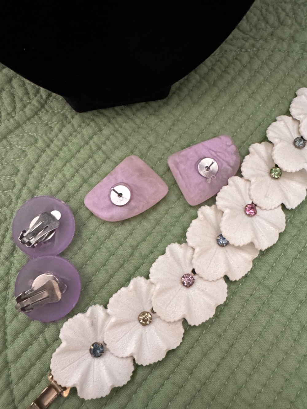 Handmade White and Lavender Shell Bead Necklace, Bracelet and Earrings Bundle - Picture 3 of 4
